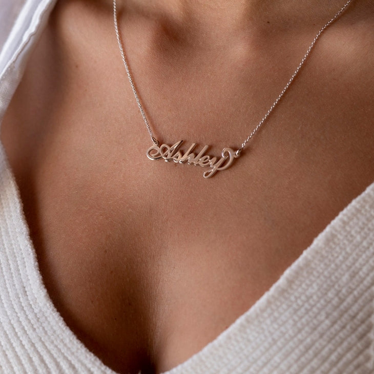 Joyce Name Necklace